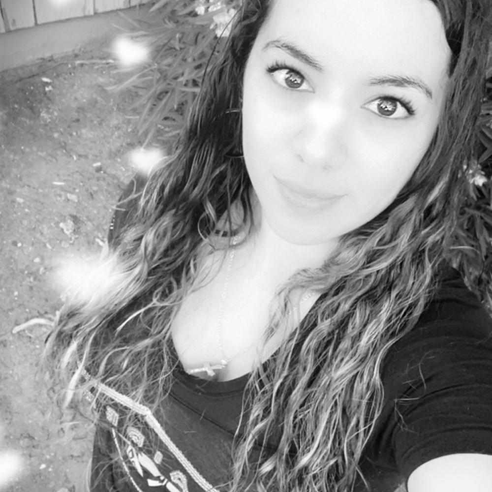 Meet your Posher, Ana